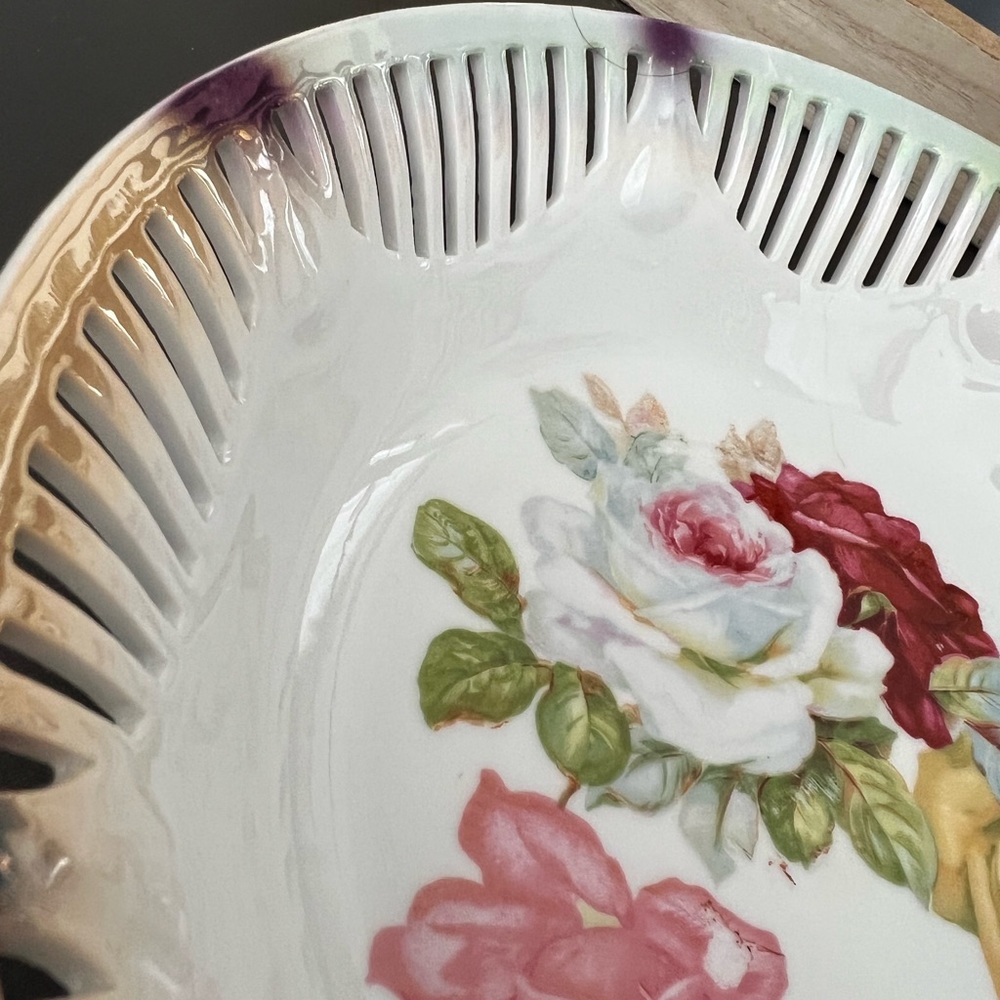Vintage flower design fruit bowl container